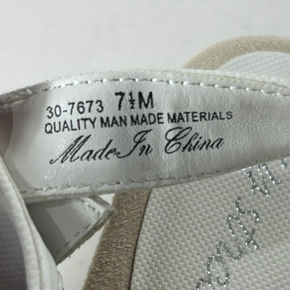 Easy Street Stacy White Perforated Espadrille Wedge Sandals 7.5M NEW